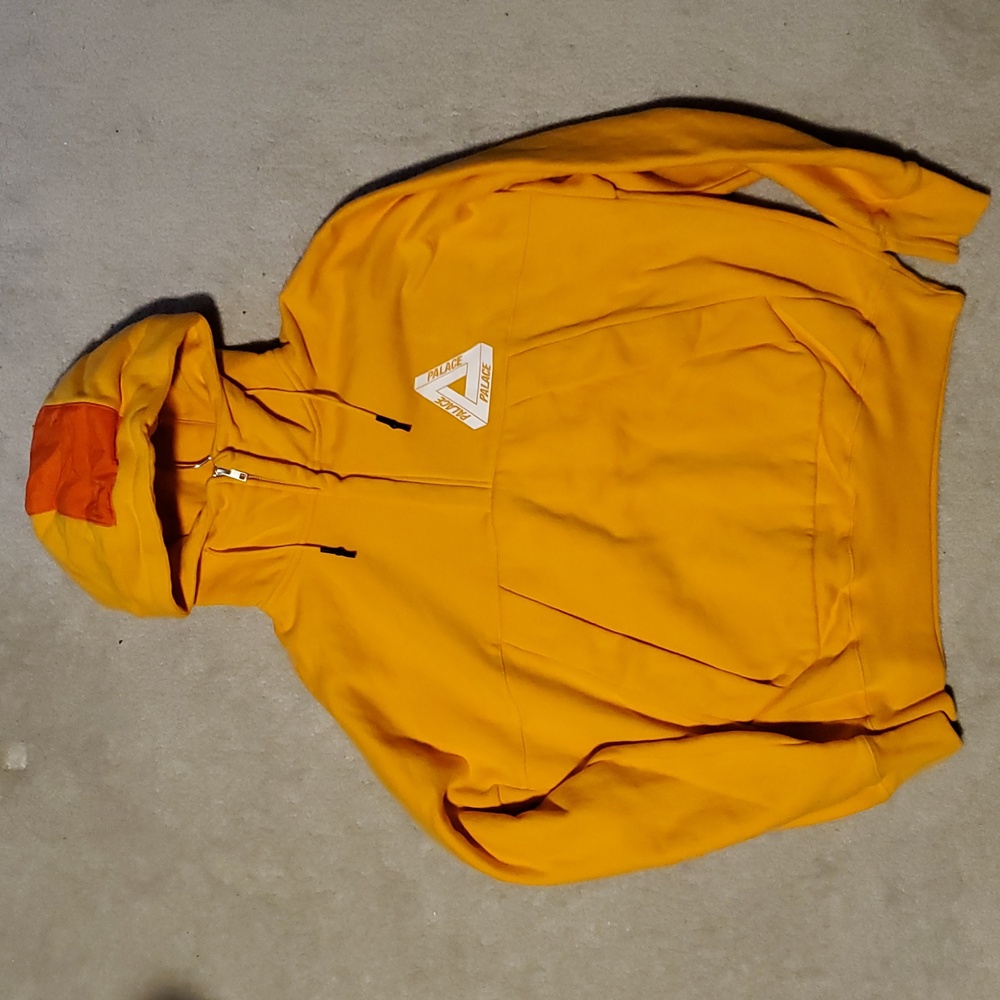 Palace Smocker Sweat. Size Large. Color Yellow.